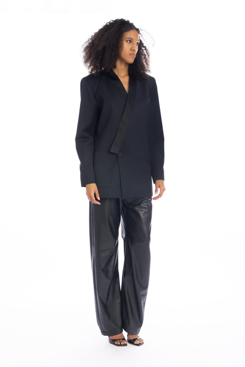 ClassicOnyx Blazer (UNISEX) - Image 3