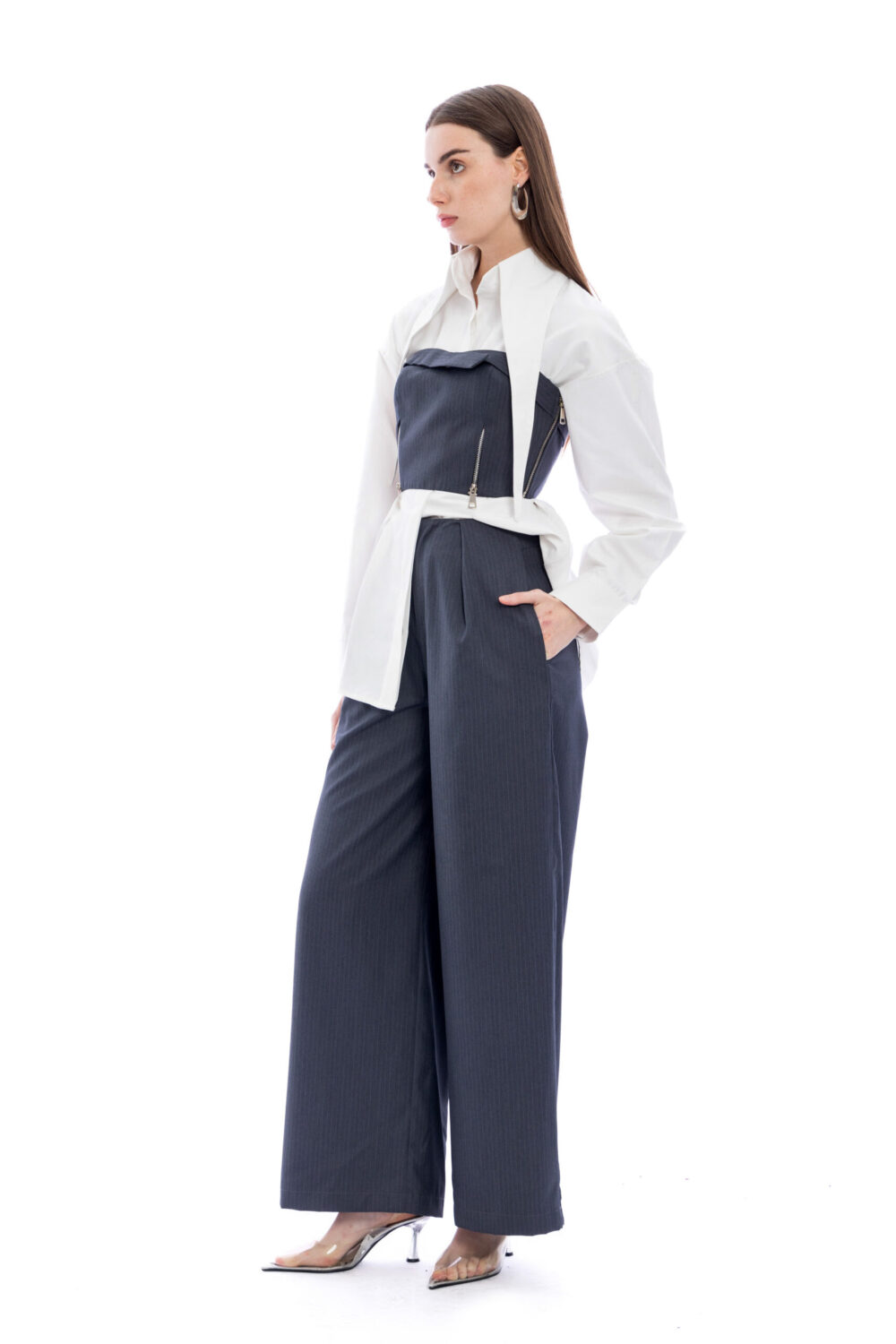 Structured Elegance - Image 2