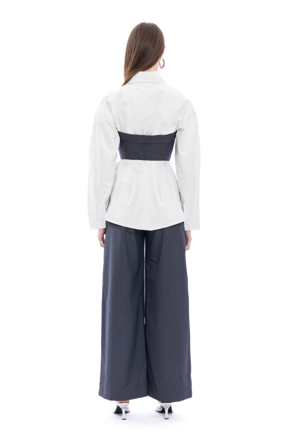 Structured Elegance - Image 3